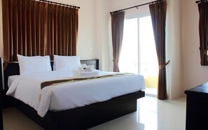 Free minibar items, free WiFi, bed sheets - 88 Hotel Phuket (Patong)