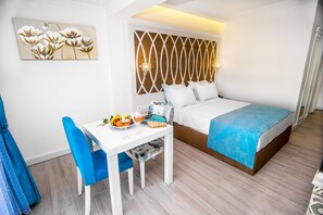 Premium bedding, minibar, laptop workspace, blackout drapes - Ocean Blue High Class Hotel (Fethiye)