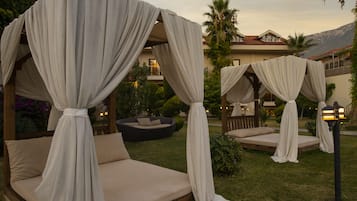 Sun deck