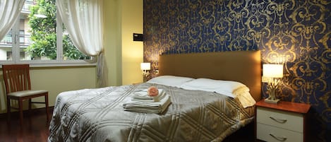 Kahden hengen standard-huone | Minibaari, kannettavalle tietokoneelle sopiva työtila, ilmainen Wi-Fi