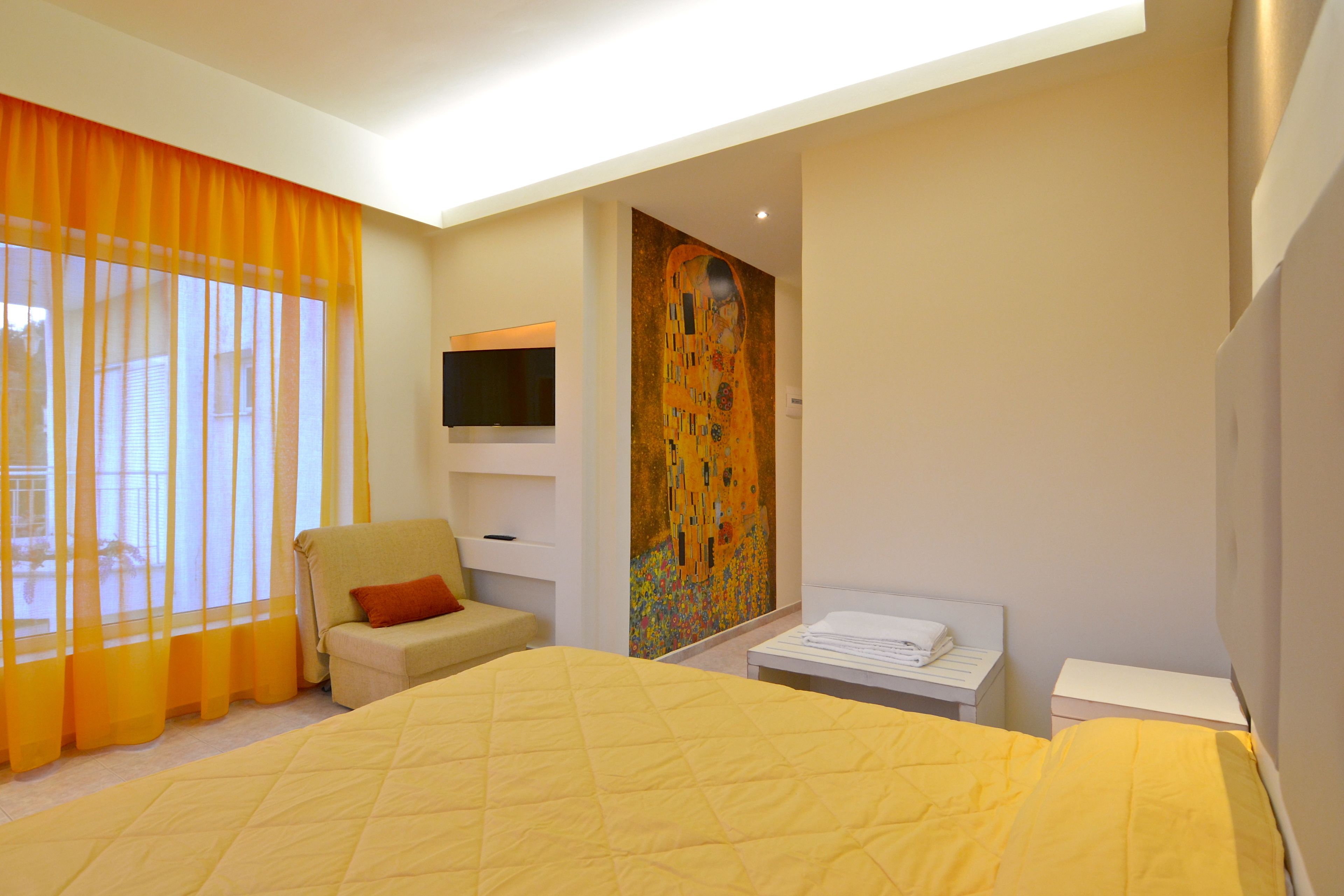 classic double room, garden view | 1 bedroom, in-room safe, desk, soundproofing