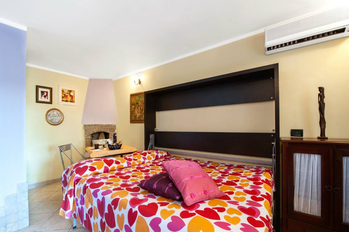 Basic Studio, 1 Queen Bed, Kitchenette | View from room