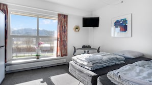 Blackout drapes, WiFi (free), bed sheets - Danhostel Vejle (Vejle)