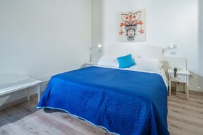 Doppia Tradizionale | Minibar, una cassaforte in camera, una scrivania, Wi-Fi gratuito