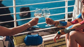 Economy-enkeltværelse | Minibar, pengeskab på værelset, skrivebord, gratis Wi-Fi