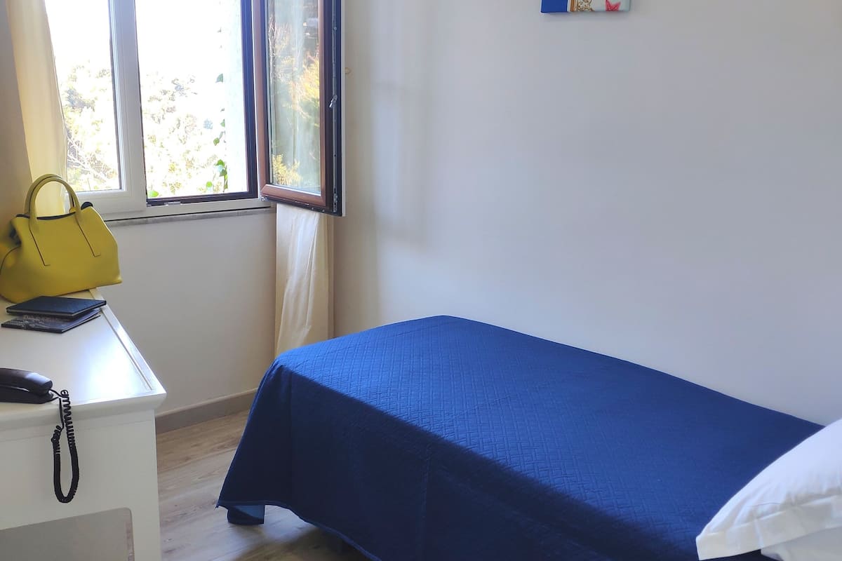 Minibar, caja de seguridad en la habitación, escritorio y wifi gratis