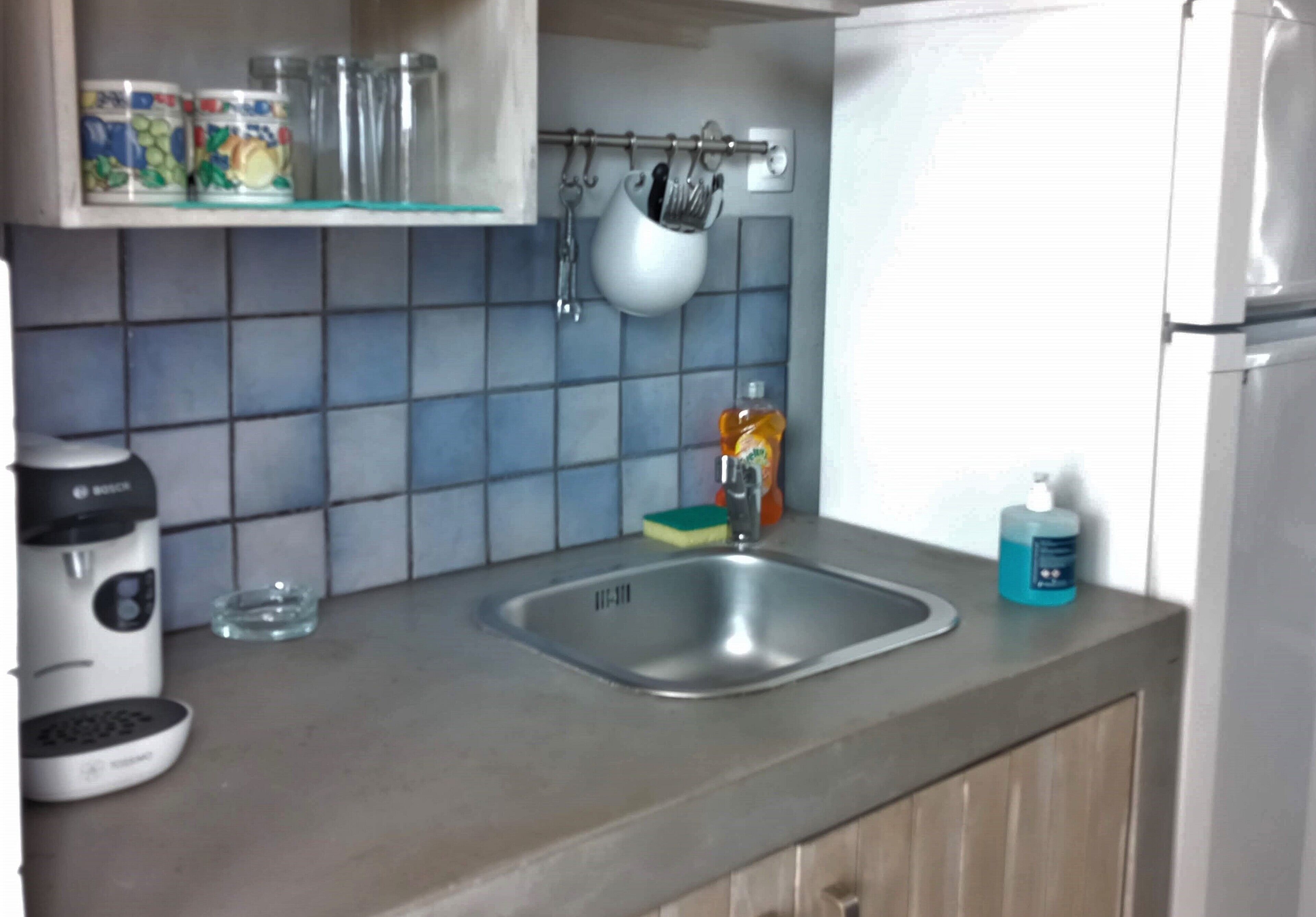 family suite, 2 bedrooms, sea facing | private kitchenette | fridge, stovetop, coffee/tea maker, electric kettle