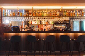 Bar (on property) - The Corner London City (London)