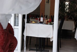Se sirven almuerzos y cenas