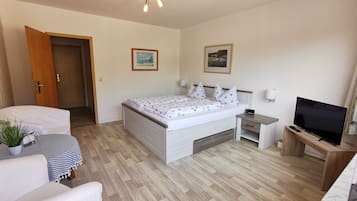 Basic Double Room, 1 Queen Bed, Mountain View, Mountainside