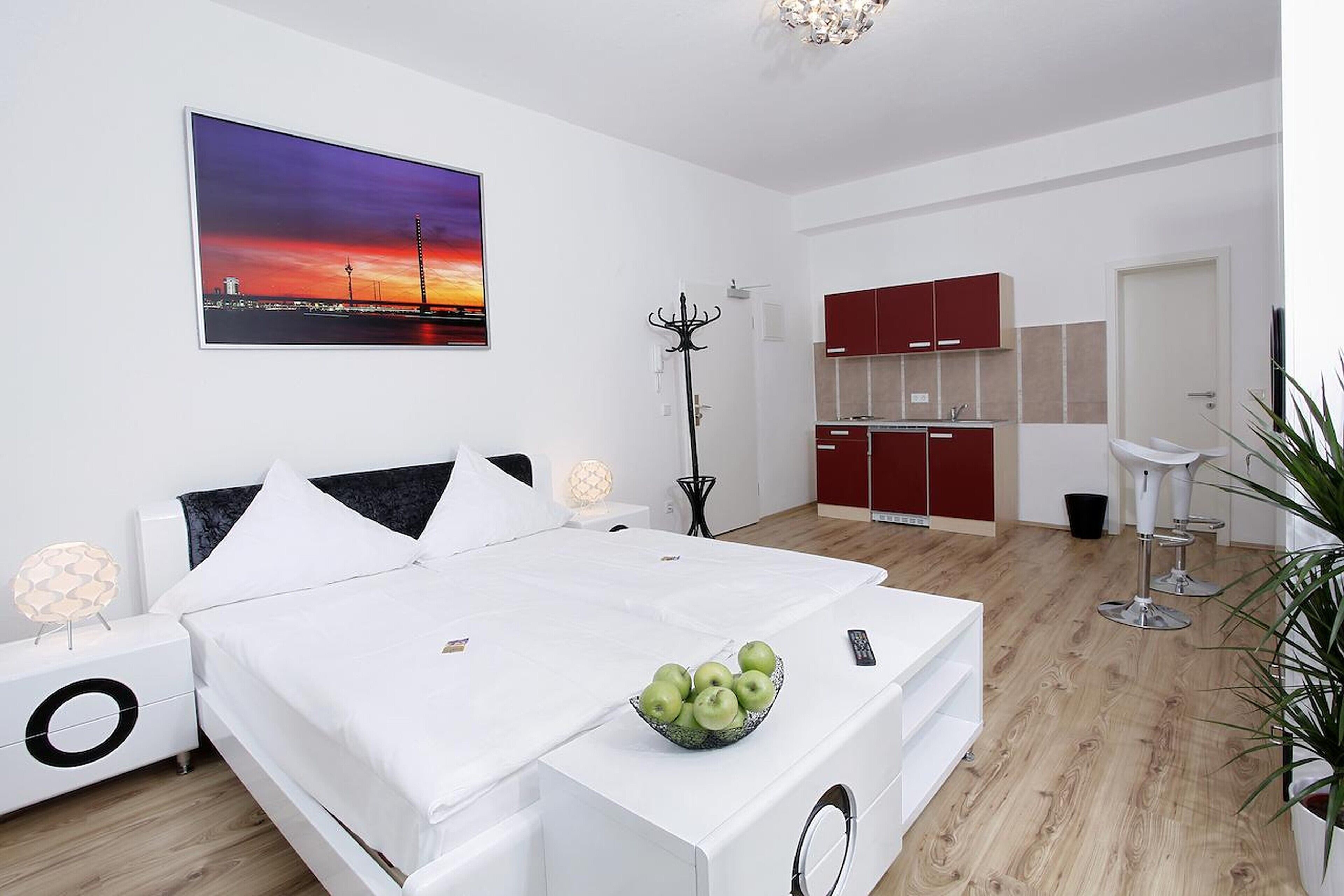Desk, laptop workspace, iron/ironing board, free WiFi