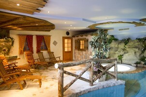 Indoor pool, sun loungers