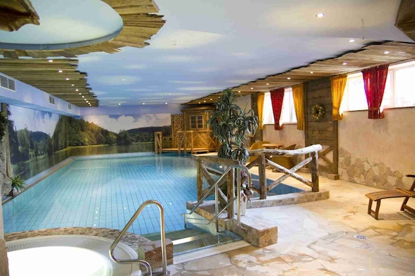 Indoor pool, sun loungers
