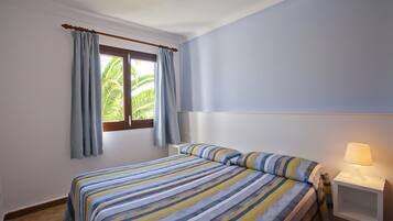 Apartment, 2 Bedrooms, Balcony | In-room safe, blackout drapes, free cribs/infant beds, bed sheets