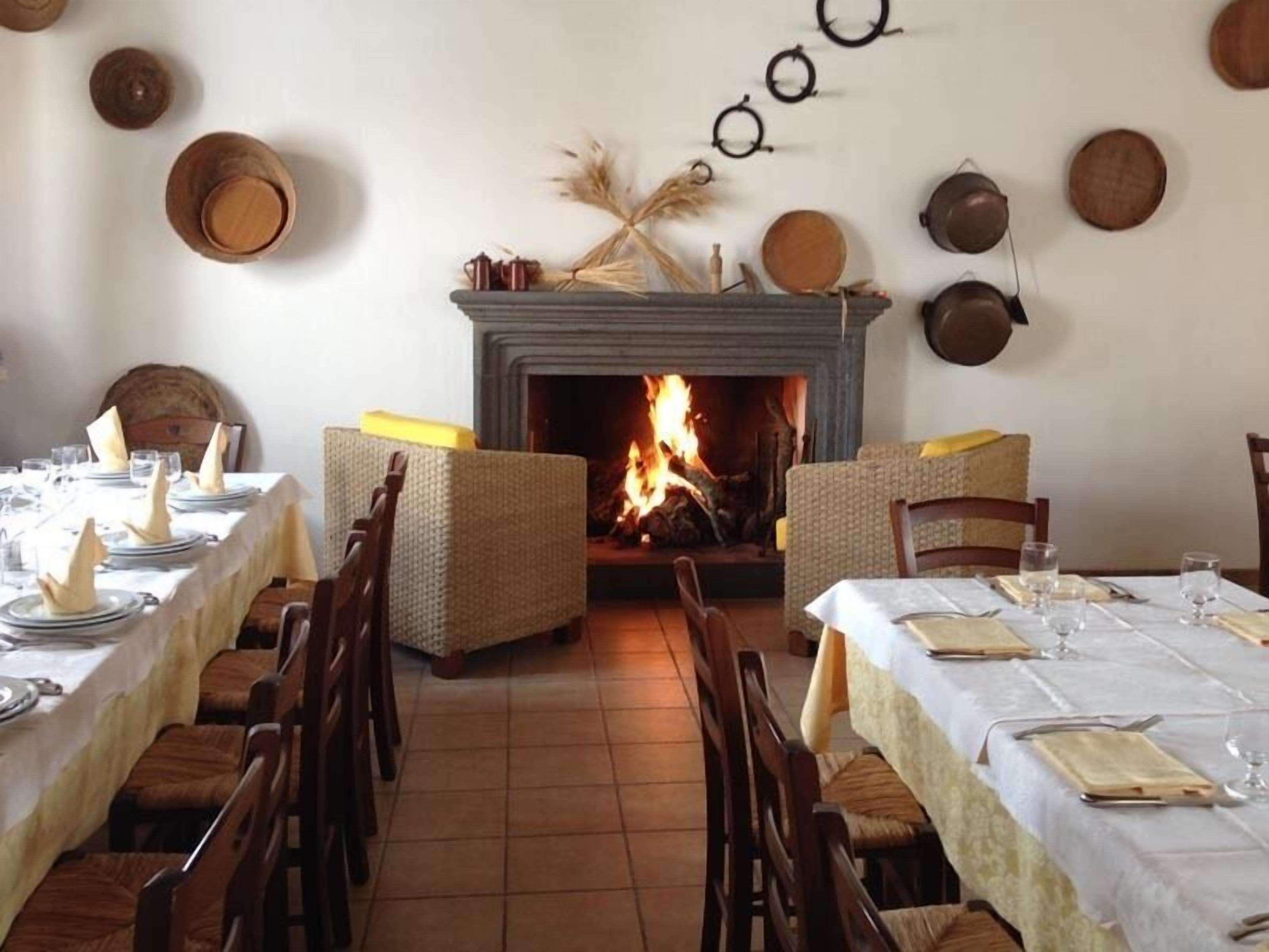 breakfast, lunch, dinner served; local cuisine