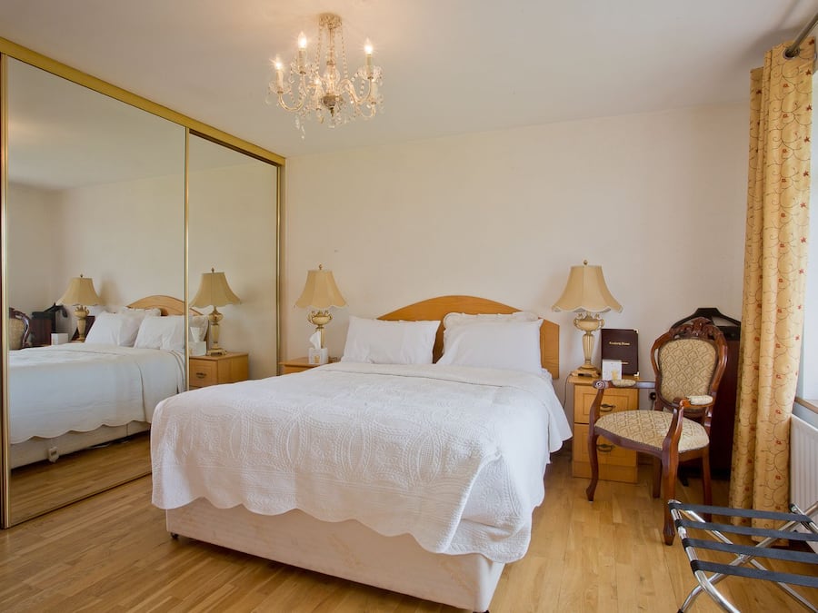 Premium bedding, iron/ironing board, free WiFi, bed sheets