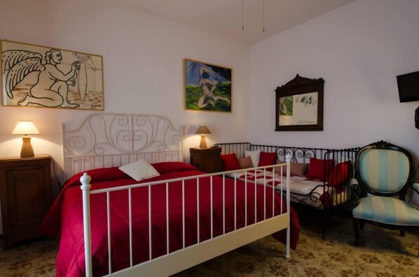 Chambre Triple, salle de bains privée