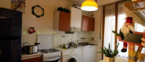 Free daily self-serve breakfast