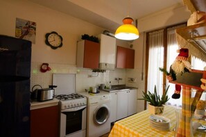 Free daily self-service breakfast