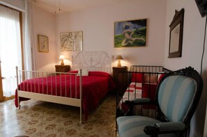 Chambre Triple, salle de bains privée