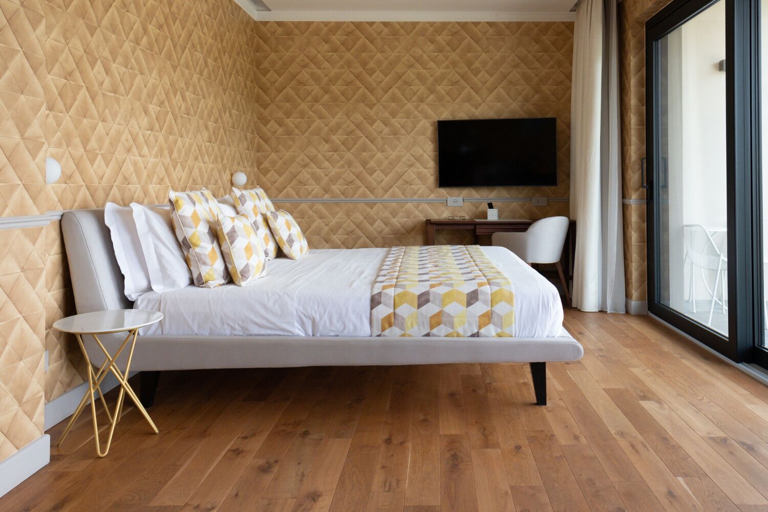 suite | 1 bedroom, minibar, desk, laptop workspace