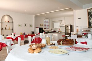 Daily buffet breakfast (EUR 12 per person)