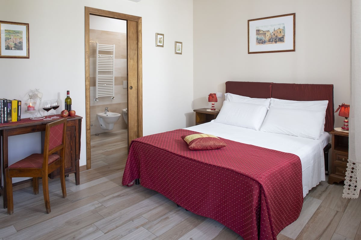 1 bedroom, free WiFi, bed sheets