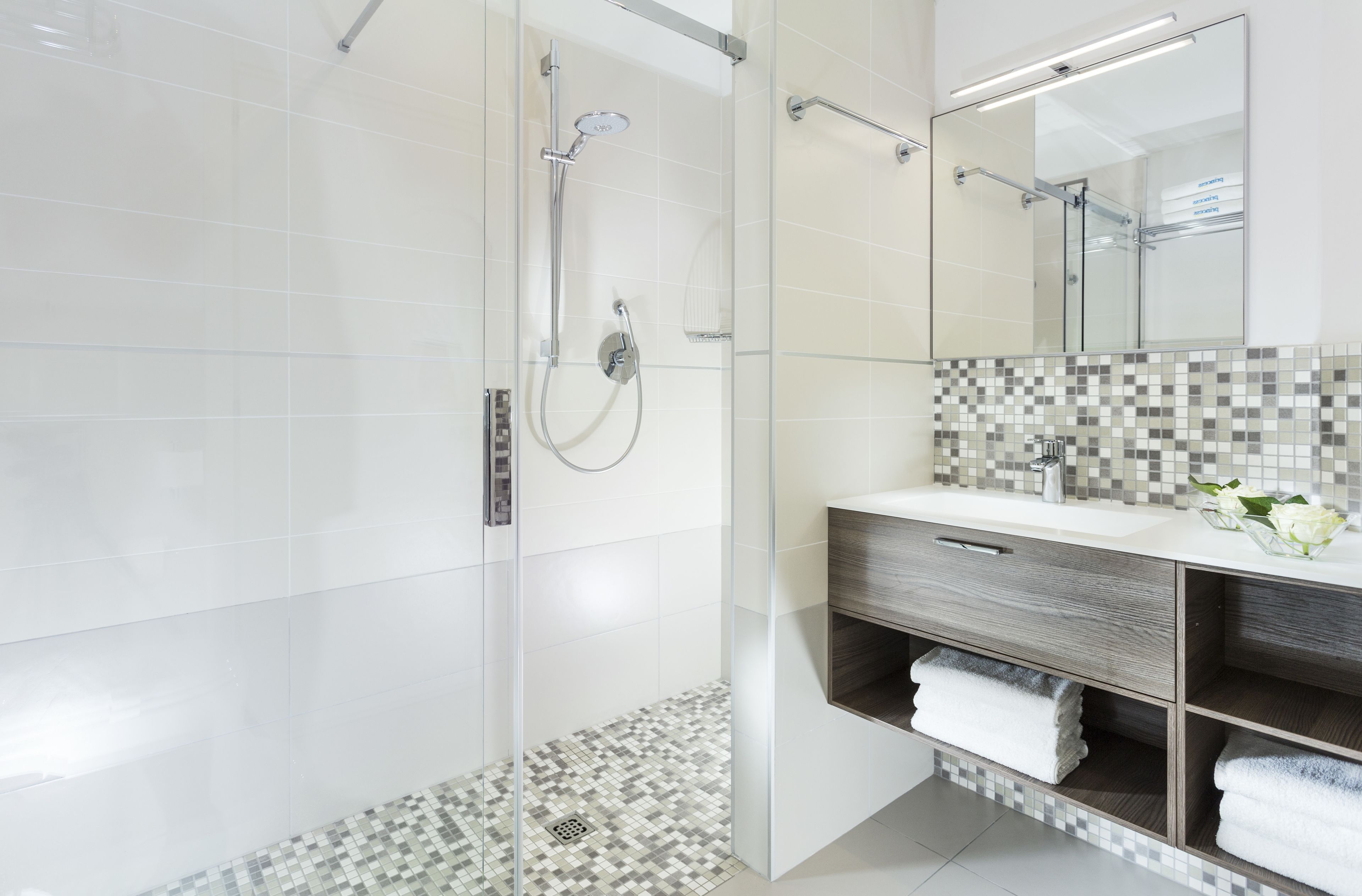 comfort double room, 1 double bed | bathroom | shower, rainfall showerhead, hair dryer, bidet