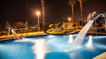 Seasonal outdoor pool