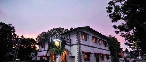 Fachada del alojamiento