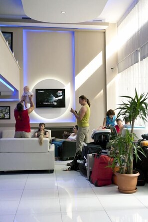 Lobby sitting area - Timya Hotel (Istanbul)