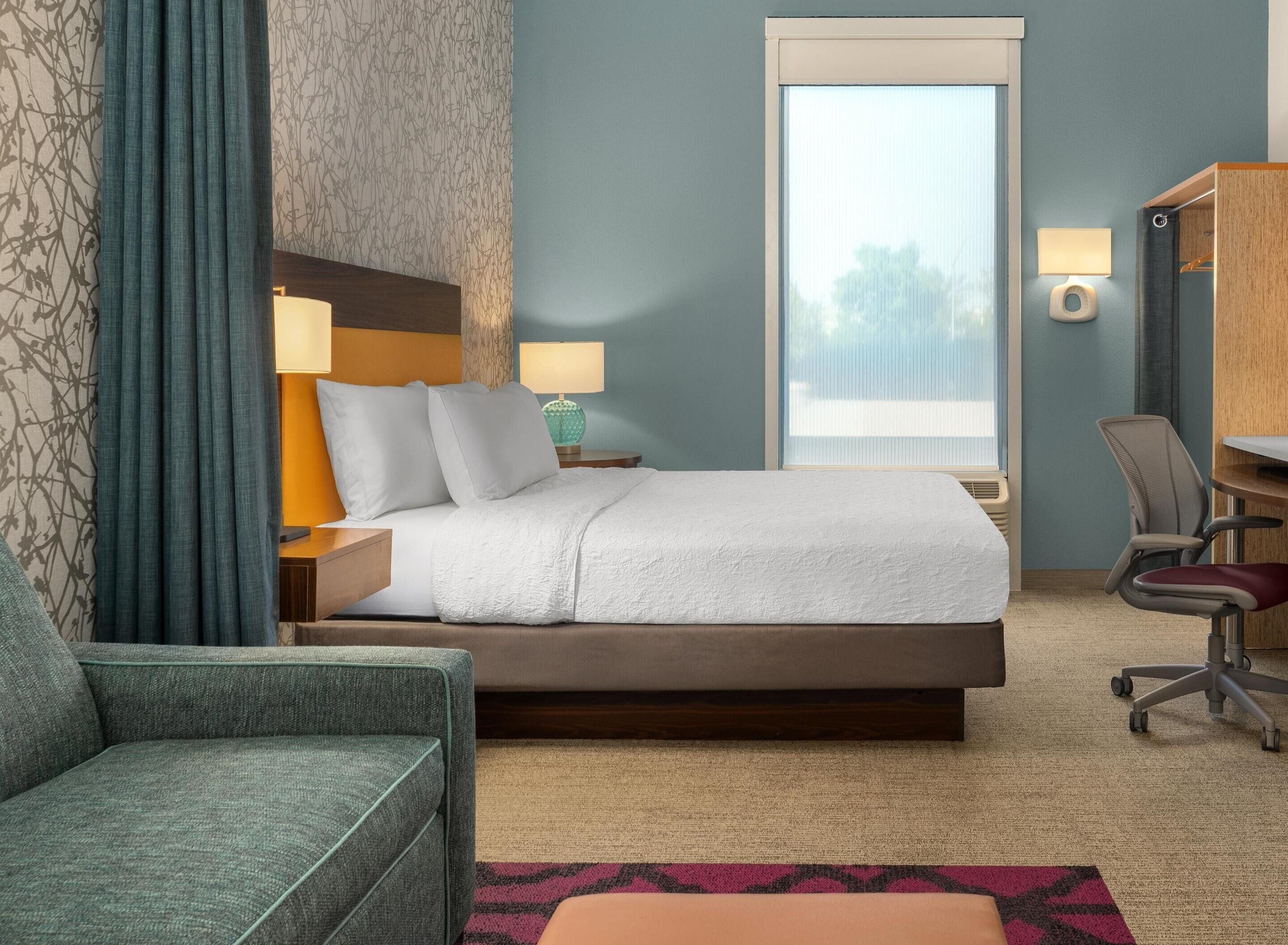 studio, 1 queen bed, accessible (hearing) | 1 bedroom, individually furnished, desk, laptop workspace