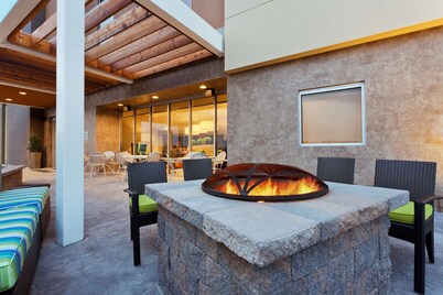 Home2 Suites by Hilton Baltimore / Aberdeen, MD