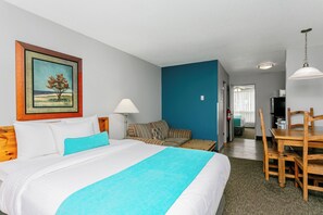 Living area - Tonquin Inn (Jasper)