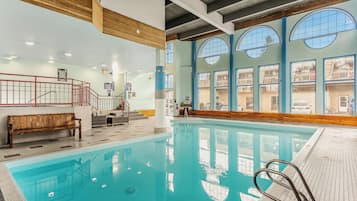 Indendørs pool