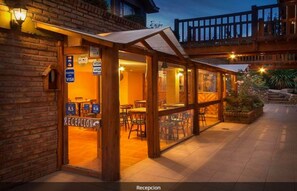 Bữa sáng đầy đủ hàng ngày (7 USD/mỗi người)