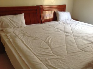 Tempur Pedic-bedden, een kluis op de kamer, individueel gedecoreerd