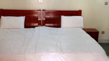 Tempur-Pedic-senger, safe på rommet, individuelt dekorert og skrivebord