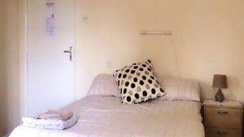 Chambre Double, salle de bains attenante