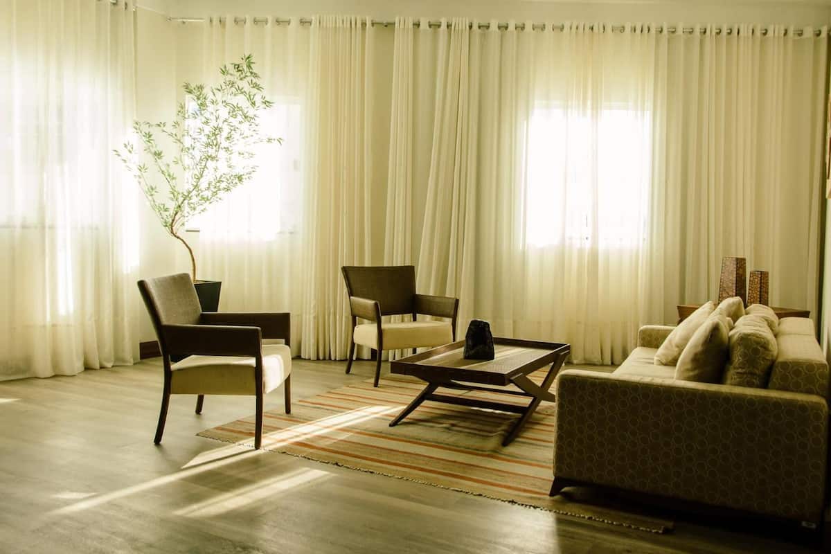 32-inch flat-screen tv with cable channels, tv