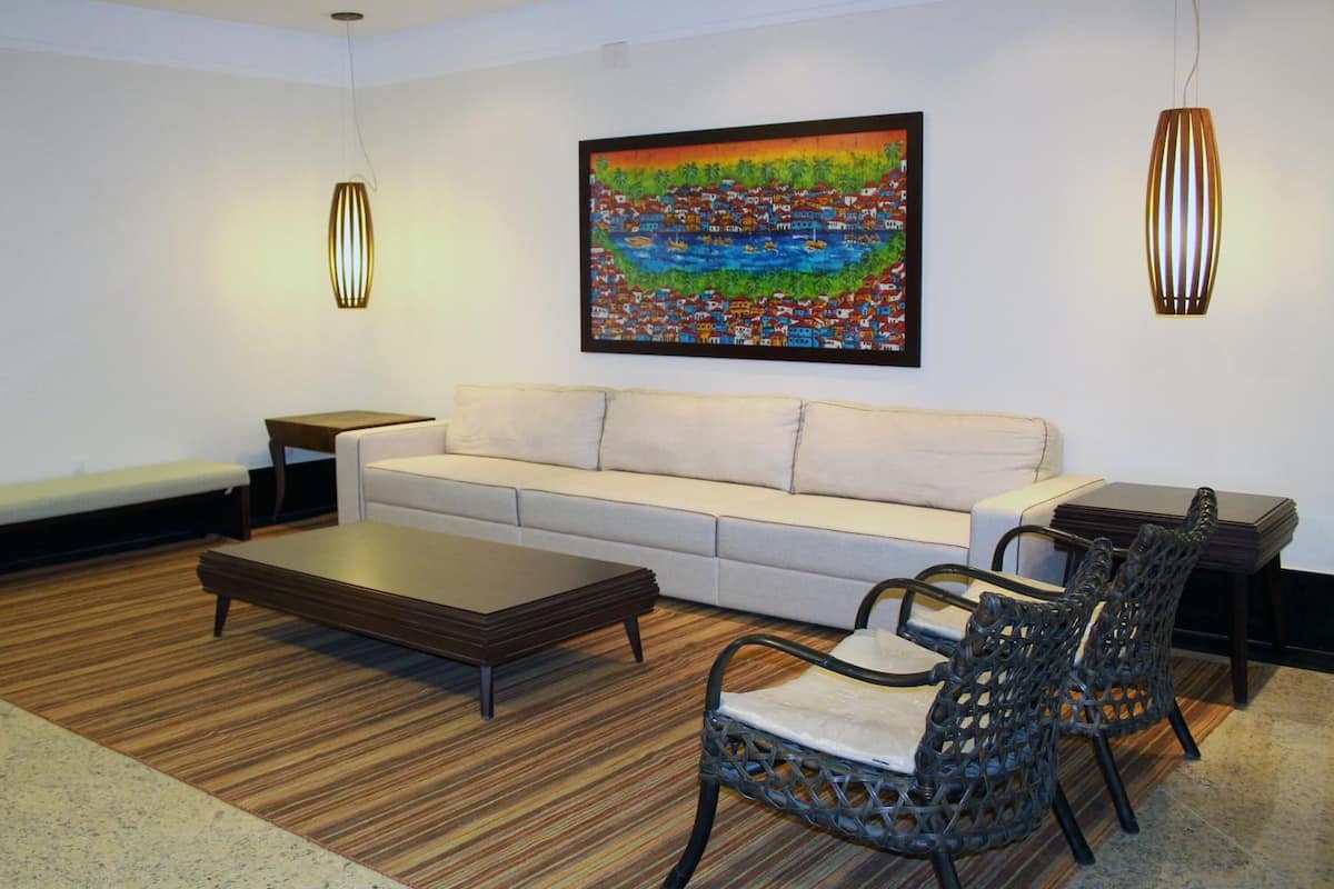 32-inch flat-screen tv with cable channels, tv