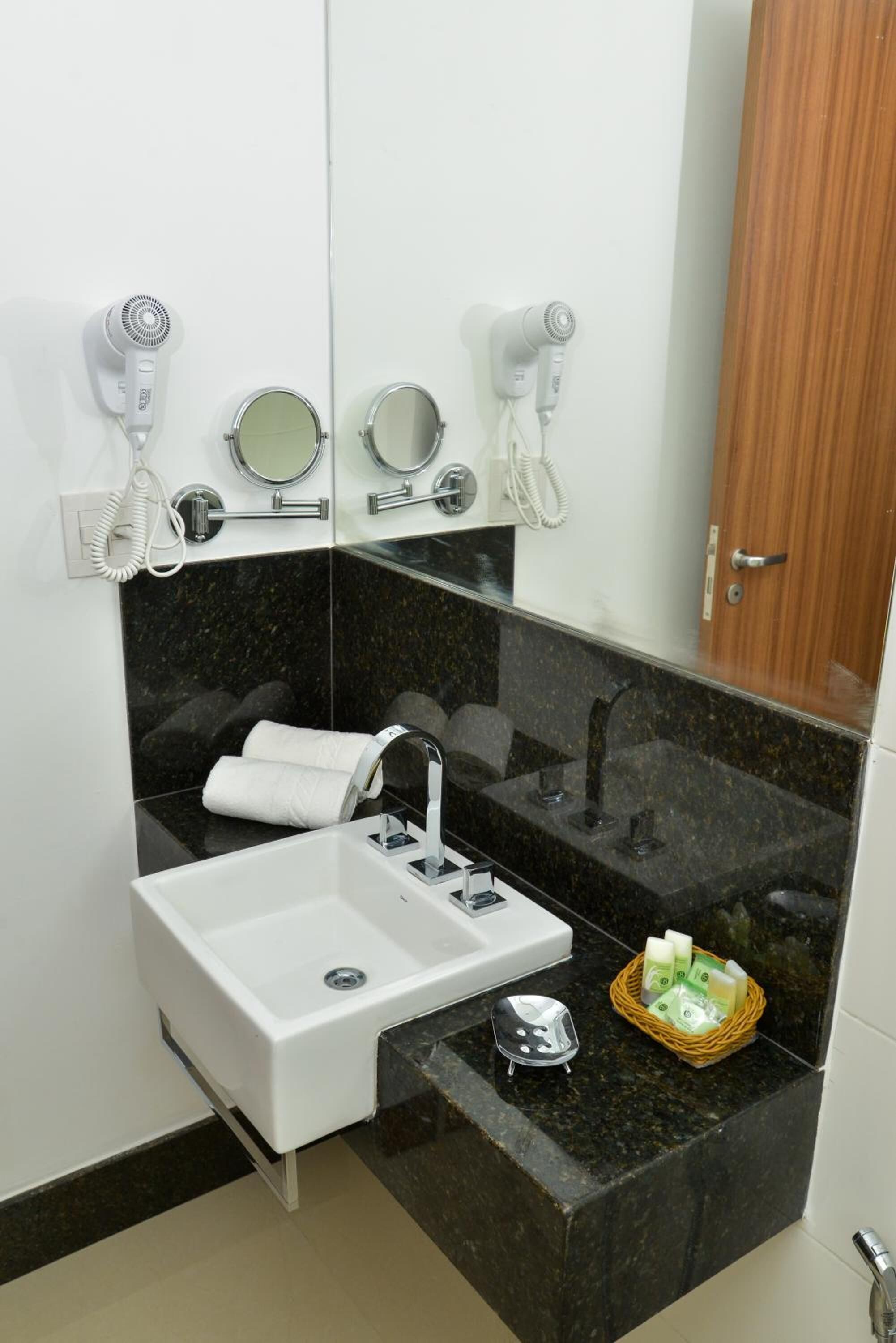 shower, free toiletries, towels