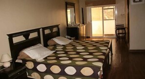 Habitación estándar doble | Ropa de cama de alta calidad, colchones Tempur-Pedic, minibar