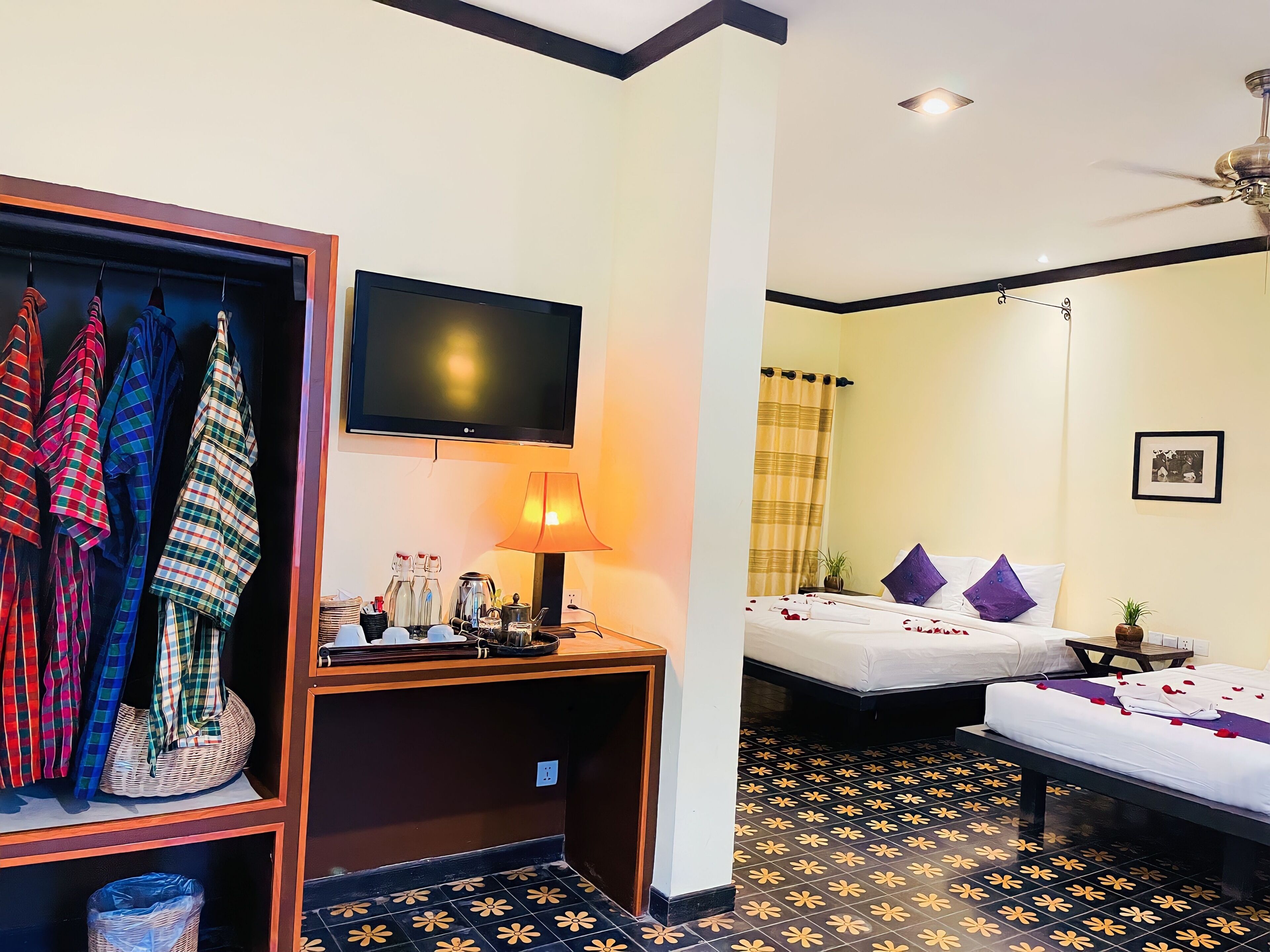 super family with bathtub - free pick up | 1 bedroom, premium bedding, pillow-top beds, minibar