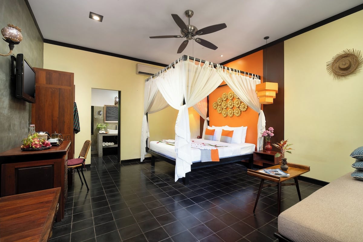 Junior Suite With Balcony and Pool View - Free Pick Up | 1 bedroom, premium bedding, pillowtop beds, minibar