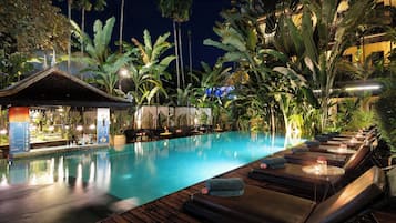 Outdoor pool, open 9:00 AM to 9:00 PM, free pool cabanas, pool umbrellas