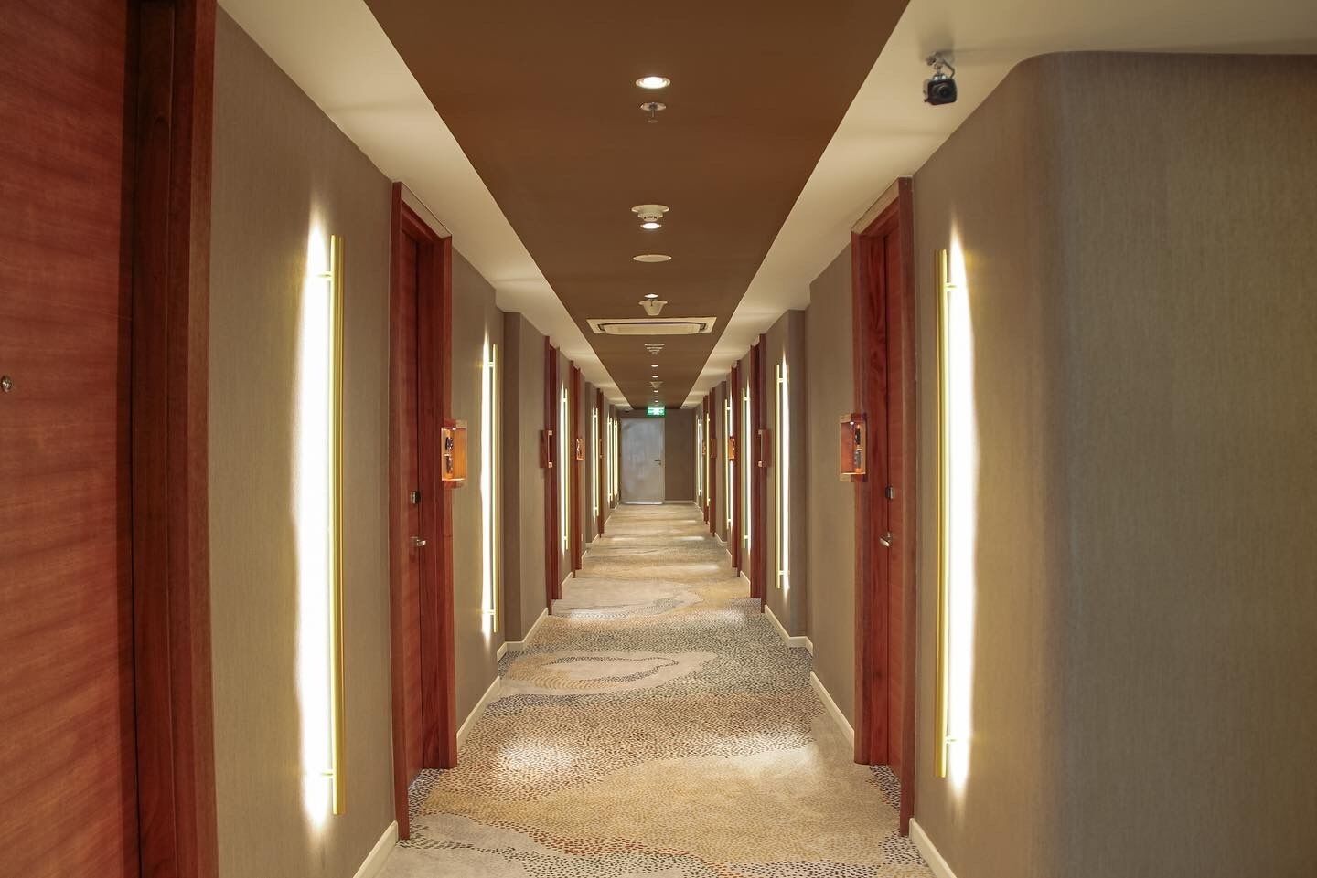 grand deluxe room | building design