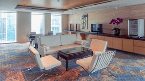 Premier Club Room | Ruang Istirahat Eksekutif