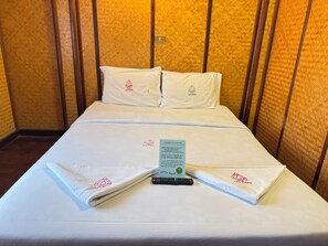 Private Double room with shared washroom - Collection O Khu Mueang near Tha Phae Gate (formerly Lai Thai Guesthouse) (Chiang Mai)