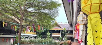 Collection O Khu Mueang near Tha Phae Gate (formerly Lai Thai Guesthouse)